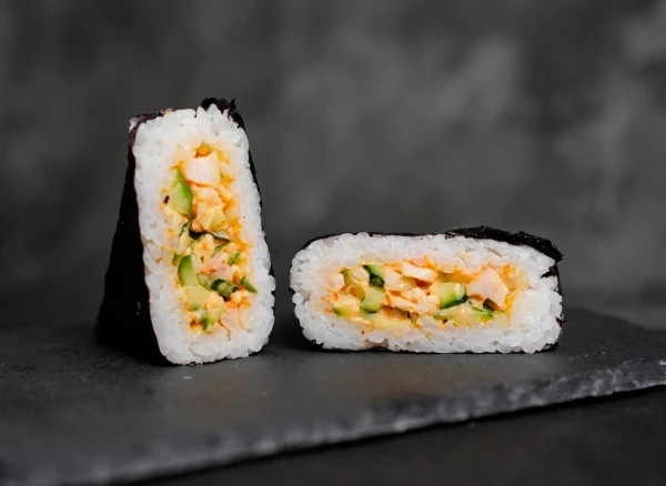 Онигири с креветкой