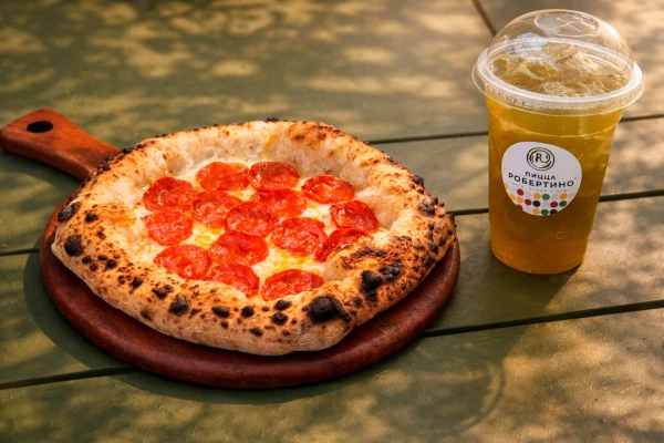 Блю-чиз, салями и острый мед