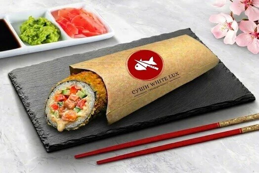 Шаверма с жареным лососем в темпуре