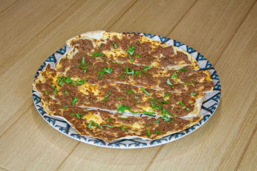 Лахмаджун с бараниной