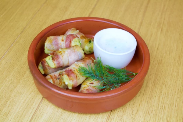 Картофель с сыром в беконе