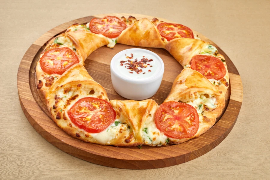 Хачапури с сыром и помидорами