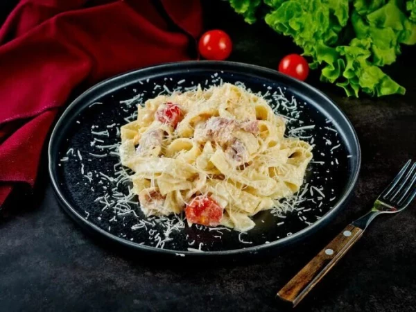 Паста Карбонара с пармезаном