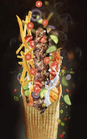 фирменная шаурма в сырной лепешки с люля кебабом 