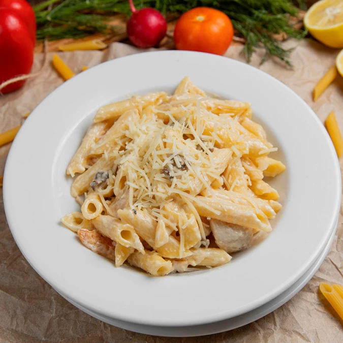 Паста "Пене с курицей и грибами"