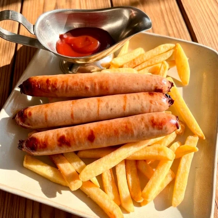 Нежные колбаски с ароматными грибами и сыром