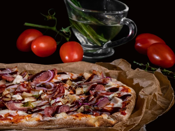 Пицца римская "Мясная" 20х30см 530гр