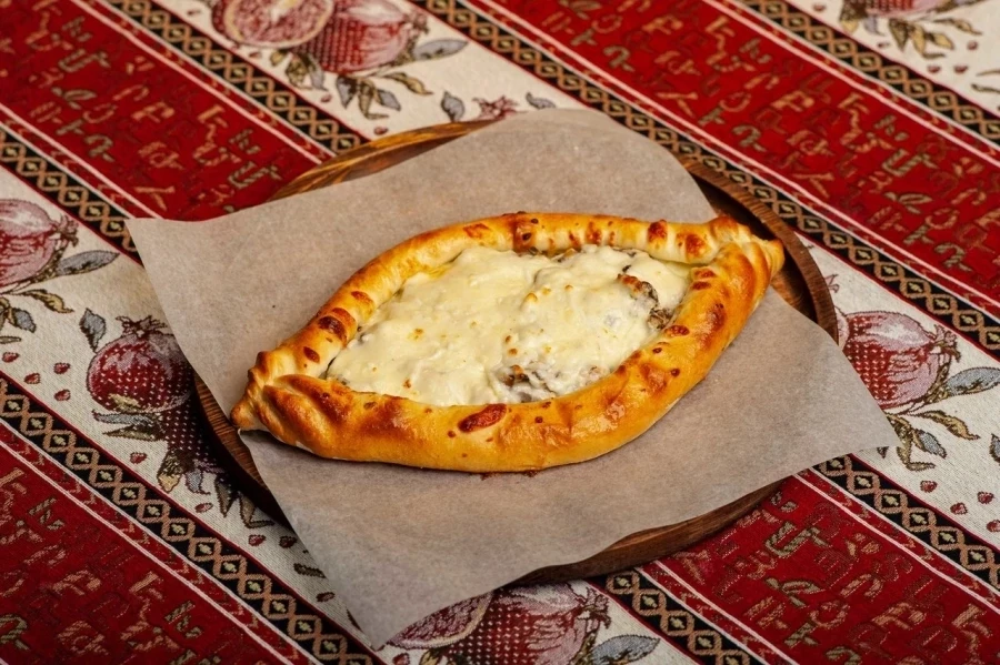 Хачапури Мясной гуру со свининой