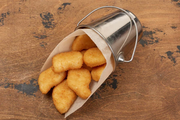 Куриные наггетсы с соусом на выбор