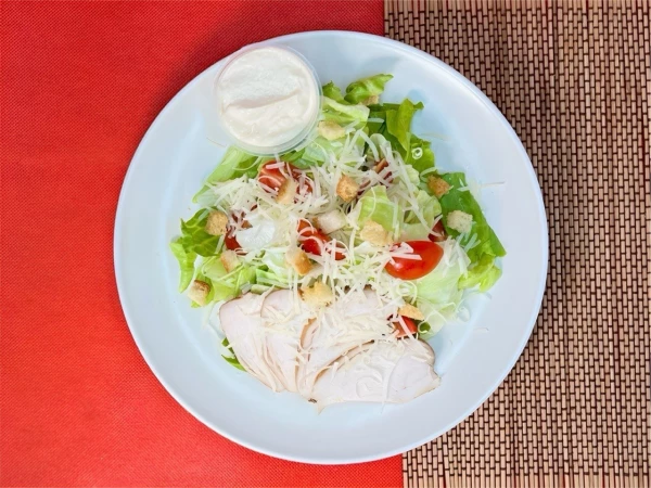 Салат Цезарь с курицей 