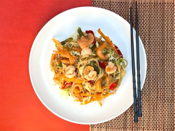 Удон с морепродуктами 