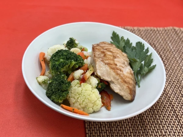 Курочка гриль с овощами