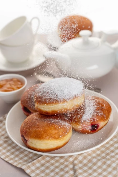 Пончик с джемом