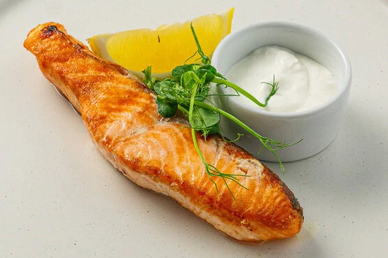 Стейк из лосося на углях