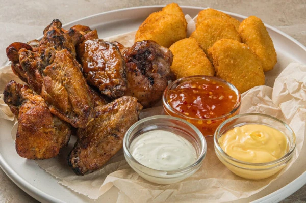 Ассорти куриных снеков к пиву