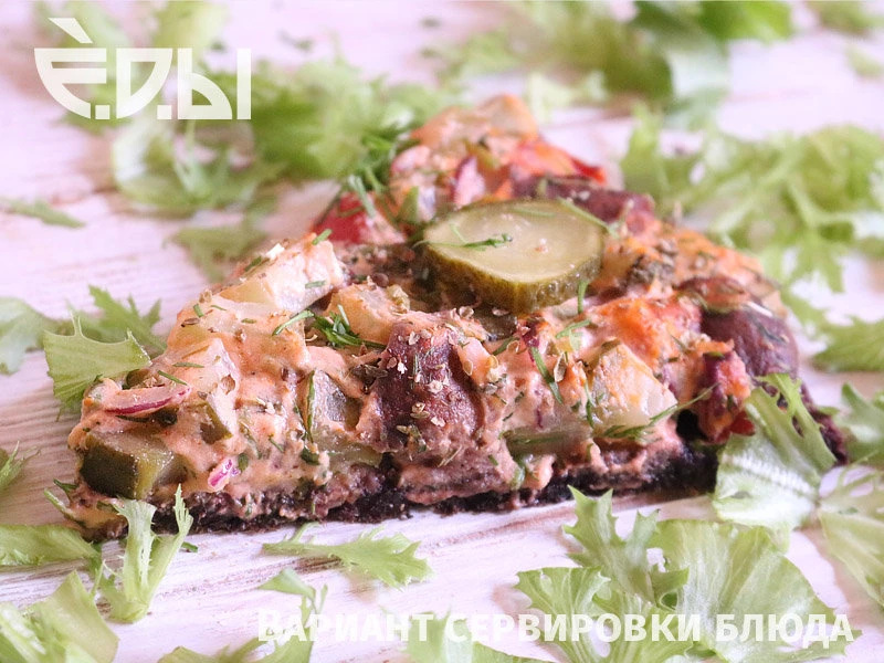 Пицца сыроедческая «Пеперони с квашенными огурчиками», 1 кусок