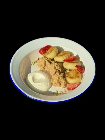 СЫРНИКИ С МУССОМ ИЗ ВАРЕНОЙ СГУЩЕНКИ