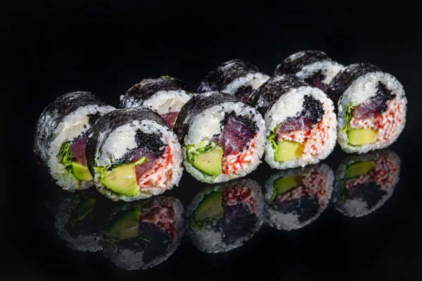 ФУТО МАКИ С ТУНЦОМ