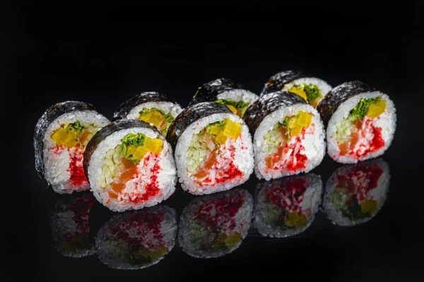 ФУТО МАКИ С КОПЧЕНЫМ ЛОСОСЕМ