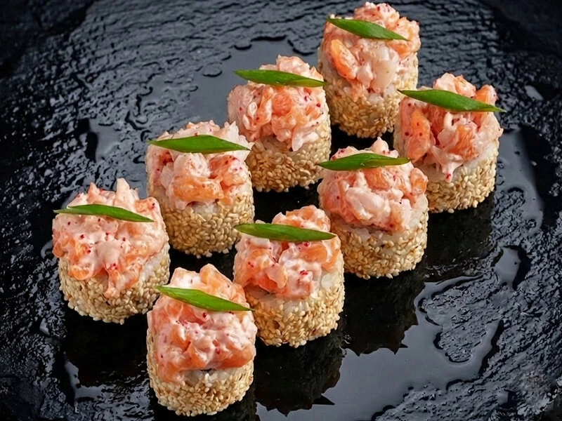 РОЛЛ С ЛОСОСЕМ И КРЕВЕТКОЙ