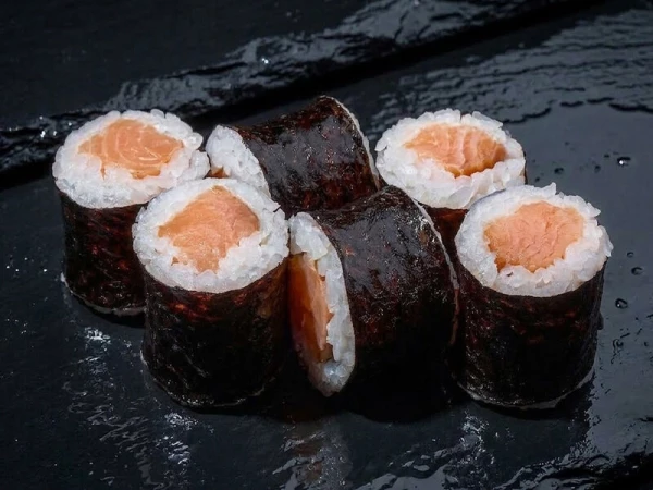 МАКИ РОЛЛ С КОПЧЕНЫМ ЛОСОСЕМ