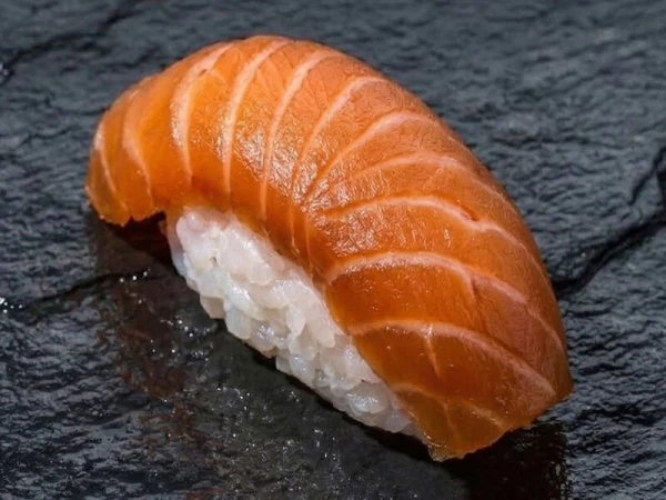 КОПЧЕНЫЙ ЛОСОСЬ НИГИРИ