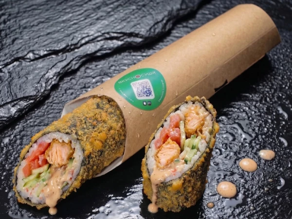 Японская шаверма в темпуре с жареным лососем 