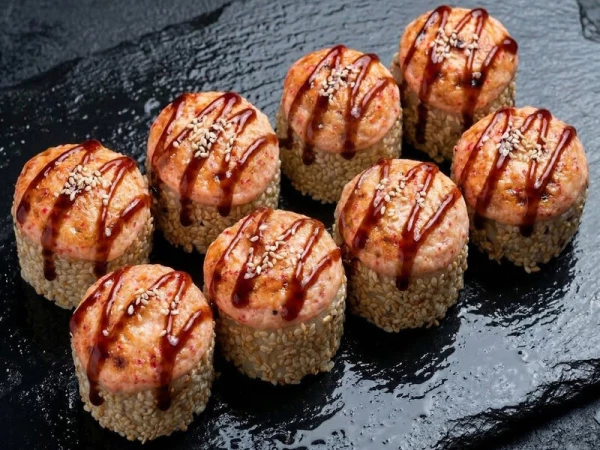 ЗАПЕЧЕННЫЙ СПАЙСИ РОЛЛ С КОПЧЕНОЙ КУРИЦЕЙ